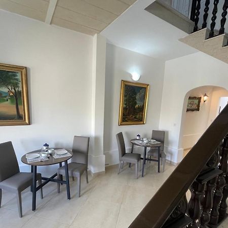 Alina Boutique Living Bed & Breakfast Victoria Eksteriør bilde