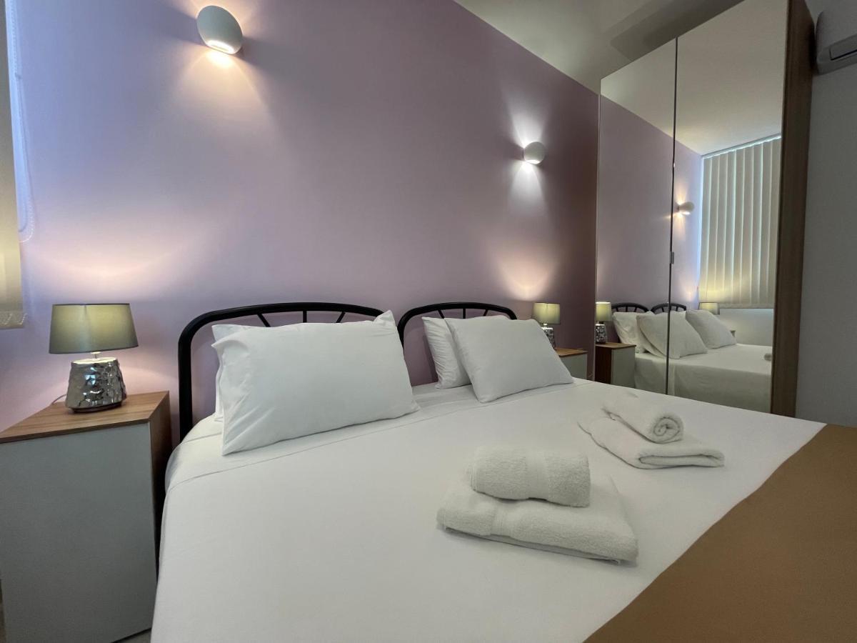 Alina Boutique Living Bed & Breakfast Victoria Eksteriør bilde