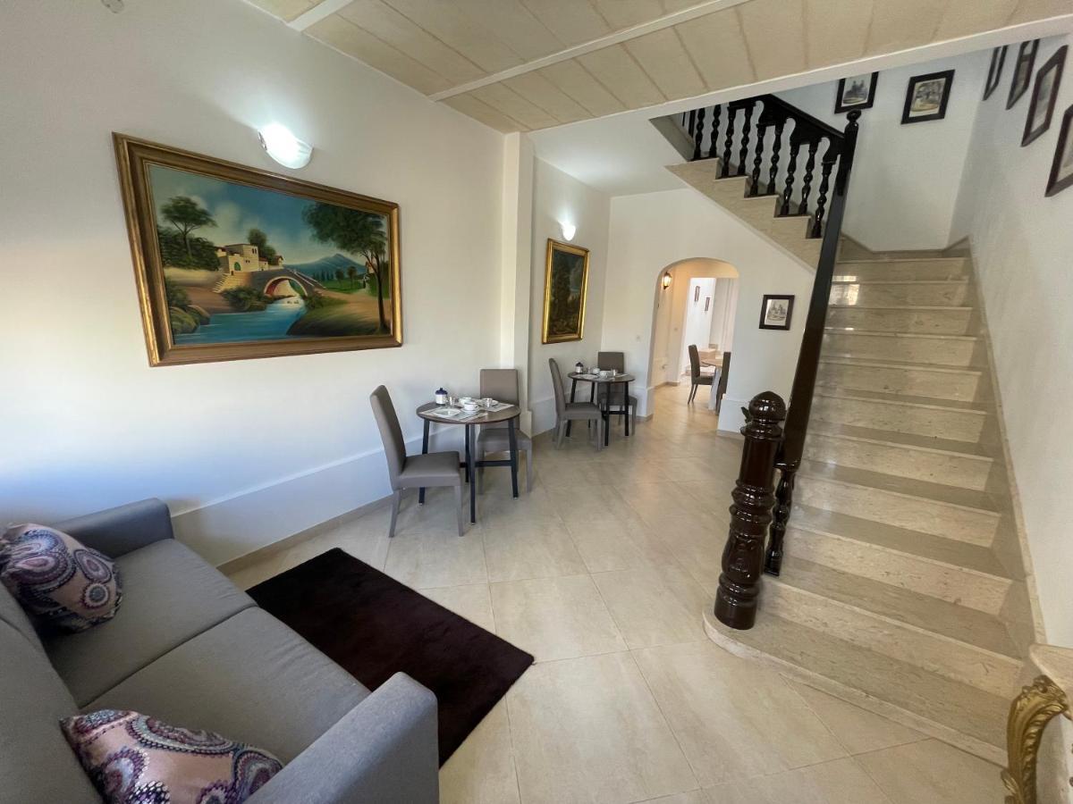 Alina Boutique Living Bed & Breakfast Victoria Eksteriør bilde